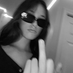 Meet your Posher, Mia